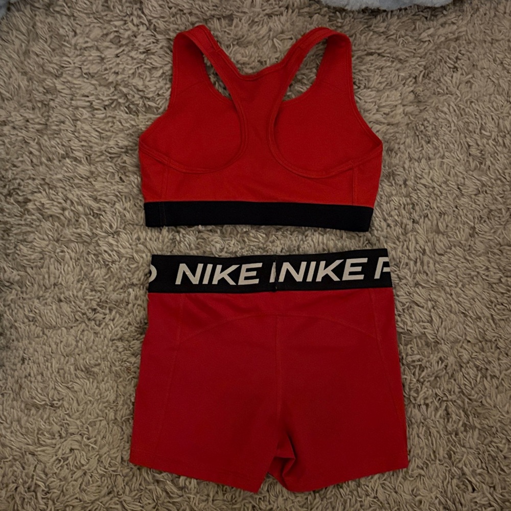 Nike Pro Red Set - Picture 2 of 2